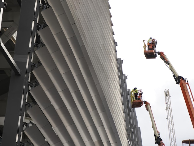 MADRID, ESPANHA - 16 DE DEZEMBRO DE 2022: Obras de renovação no estádio Santiago Bernabeu, estádio de futebol do Real Madrid