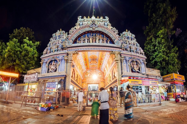 Madurai Índia 12 de novembro de 2018: Templo Minakshi Sundareshvara, Portão Leste.