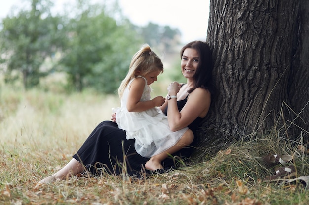 Foto mãe com filha anda