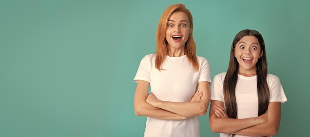 Mãe e filha criança banner cópia espaço fundo isolado mãe e adolescente retrato mulher