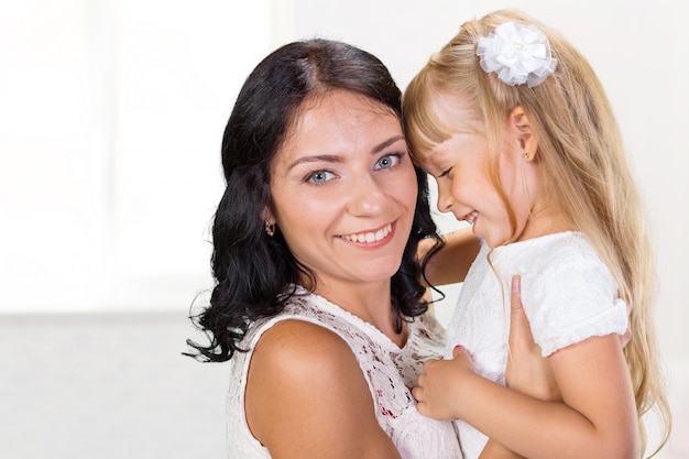 Foto mãe e filha. família feliz