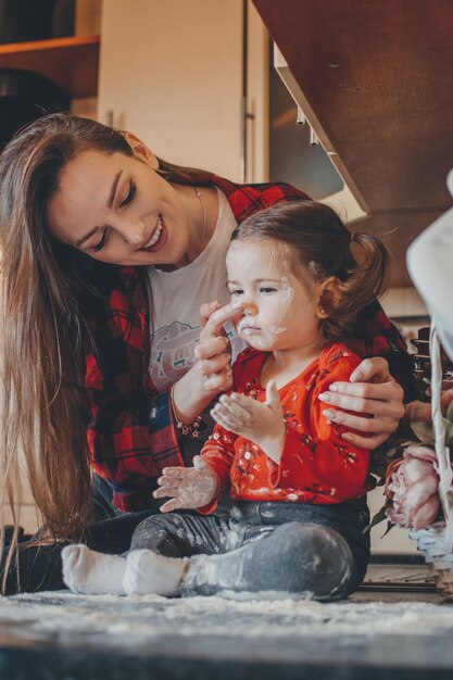 Foto mãe e filha felizes