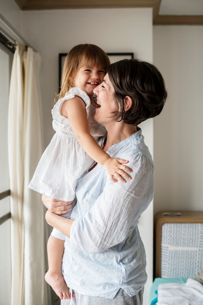 Foto mãe e filha tempo de qualidade