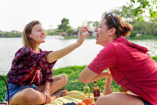 Mãe filha, tendo, um, picninc, parque