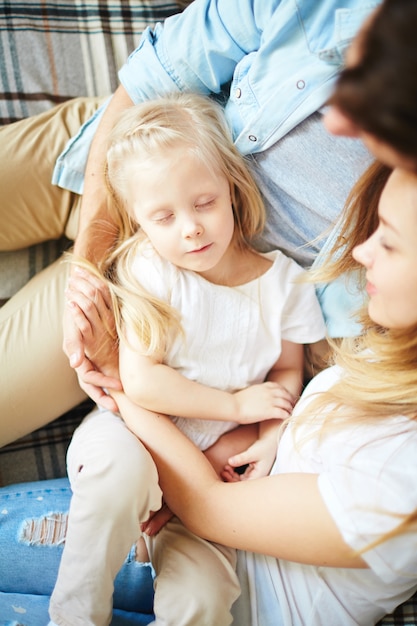 mãe mulher calma adorável sereno