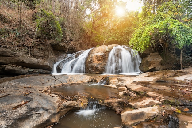 Mae Sa Cachoeira perto de Chiang Mai, Tailândia