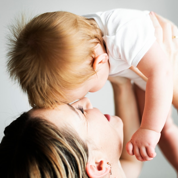 Mãe, tocando, com, dela, bebê