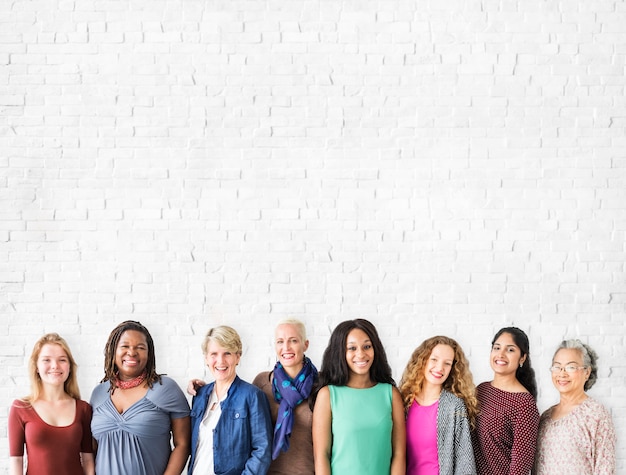 Foto mädchen-freundschafts-zusammengehörigkeits-gemeinschaftskopien-raum-konzept