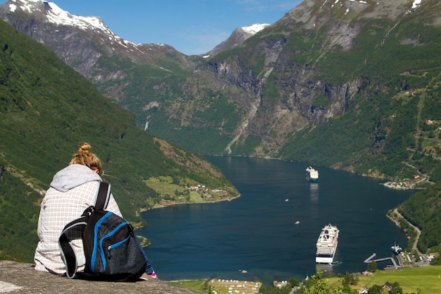 Mädchen in Geiranger