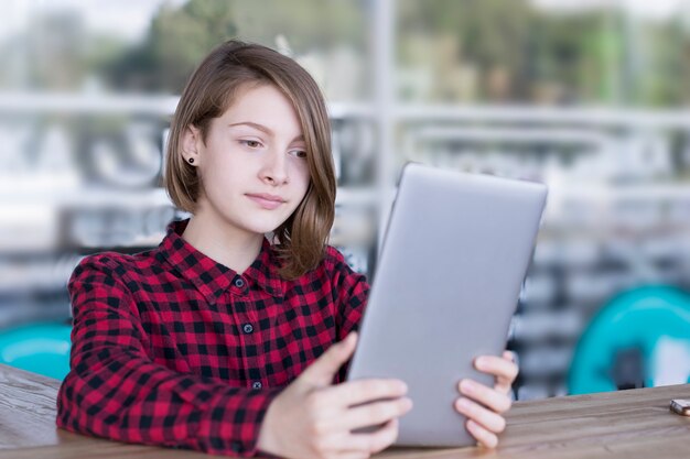 Mädchen mit TabletPC