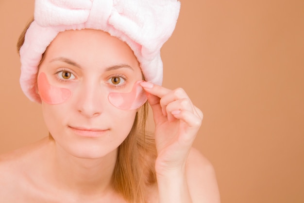 Mädchen Nahaufnahme mit rosa Flecken unter den Augen