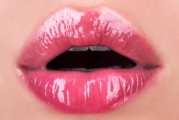 Mädchen offene Münder natürliche Schönheit Lippen Frau Lippen mit rosa Lippenstift sinnliche Frauen Lippenbalsam rote Lippe w ...