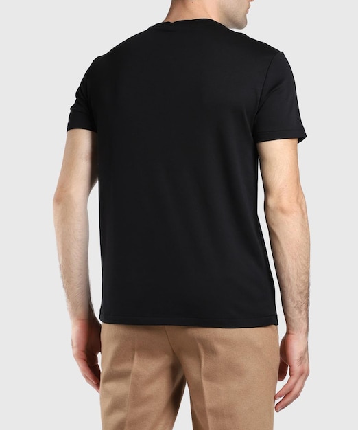 Männer-T-Shirt-Mockup auf dem Modell