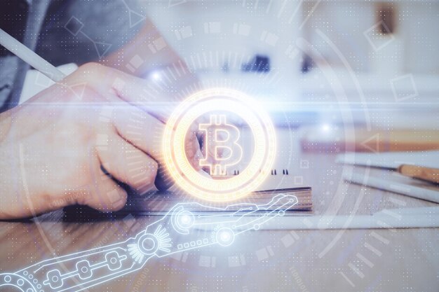 Männerhände arbeiten mit Notizen im Hintergrund Kryptowährung und Finanzkonzept