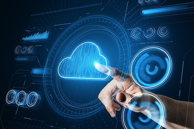 Männliche Hand drückt die Wolkenform-Taste auf dem virtuellen Bildschirm-Technologie-Konzept