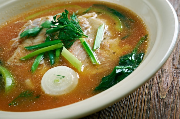 Maeuntang - scharf gewürzte Fischsuppe der koreanischen Küche