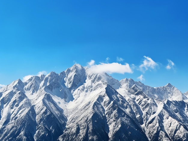 Magnífica vista a la montaña de los picos de los glaciares