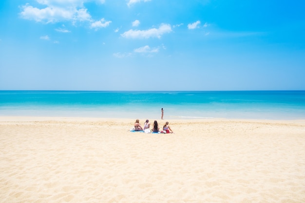 Mai Khao Beach, Phuket An einem klaren Tag, Thailand