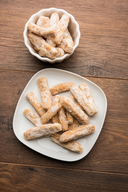 Maida Petha aus Maismehl mit Zuckersirupüberzug