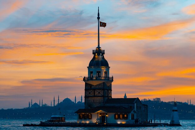 Foto maidens-turm beim sonnenuntergang