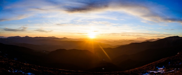 Majestätische Gebirgslandschaft