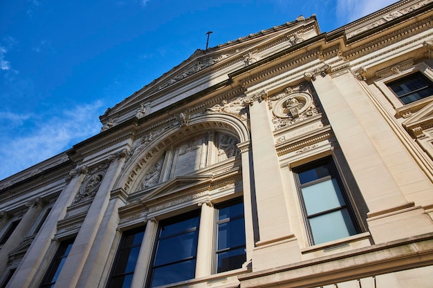 Majestic Courthouse Architektur Blauer Himmel Niedrigwinkelansicht