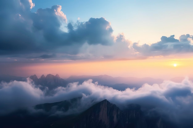 Foto majestic mountain sonnenuntergang atemberaubender himmel mit rollenden wolken ki-generiert