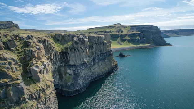 Majesticos fiordos que atraviesan los paisajes islandeses