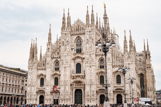 Majestuosa catedral del duomo italia milán