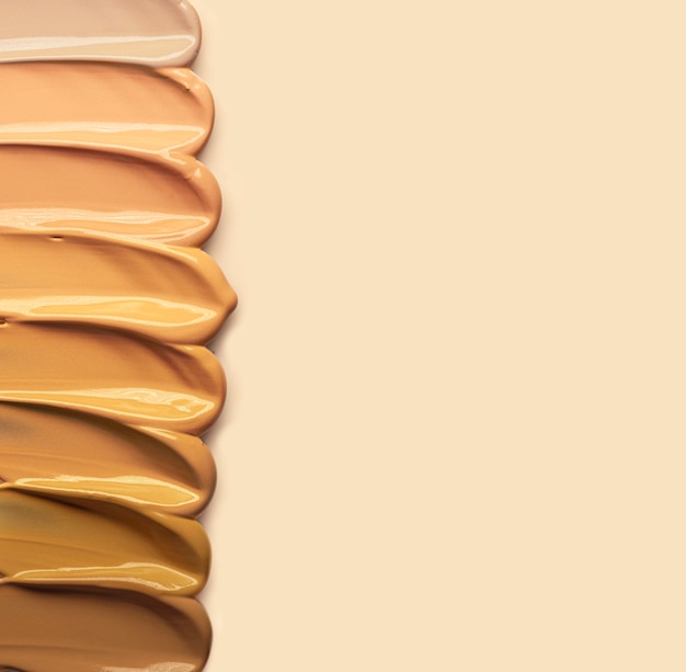 Make-up Creme Foundation isoliert auf Beige