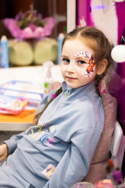 Make-up für Kinder, Gesichtsmalerei, Zeichnungen für Mädchen