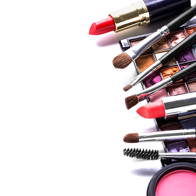 Make-up Pinsel und Kosmetika