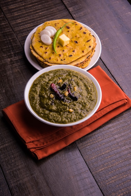 Makki di Roti und Sarson Ka Saag