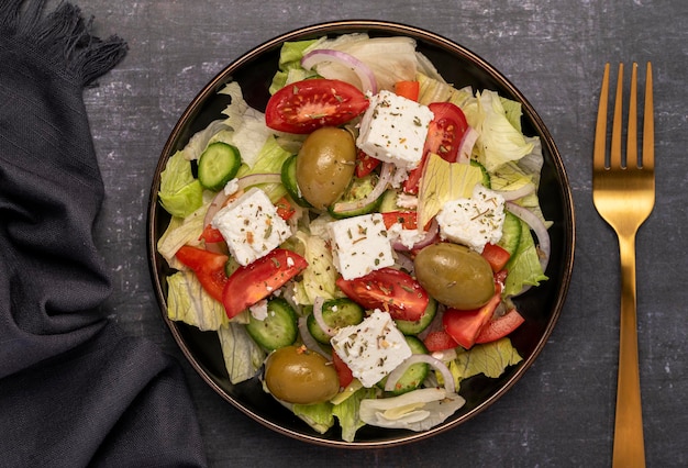 Makro-Food-Fotografie von griechischem Salat mit Feta