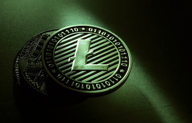 Makroaufnahme einer Litecoin-Münze Kryptowährungsmünzen