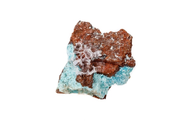 Makromineral Aurichalcit-Stein auf Mikrokline auf weißem Hintergrund