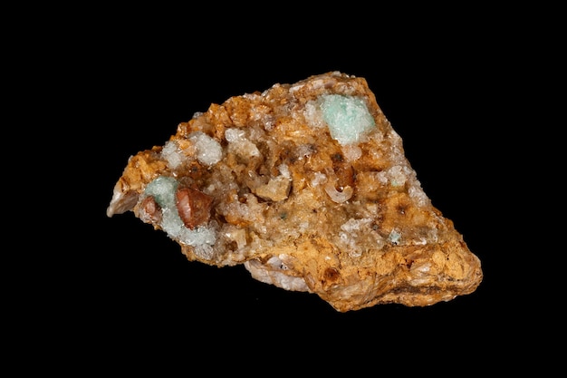 Makrostein Apophyllit-Mineral auf schwarzem Hintergrund