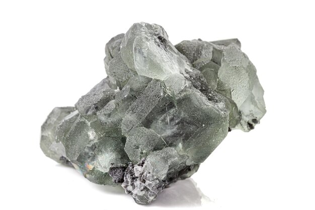 Makrostein Fluoritmineral auf weißem Hintergrund