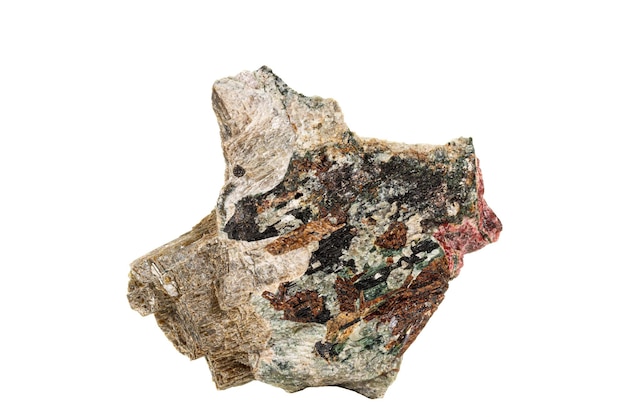 Makrosteinmineral Aktinolith auf weißem Hintergrund