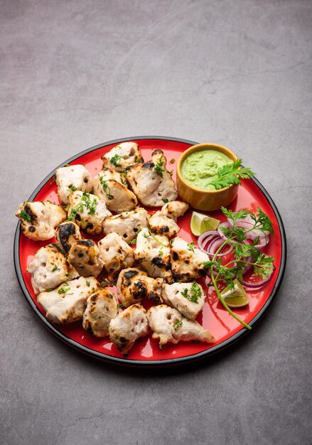 Malai Chicken Tikka ou murgh malai é uma receita suculenta de frango grelhado de dar água na boca