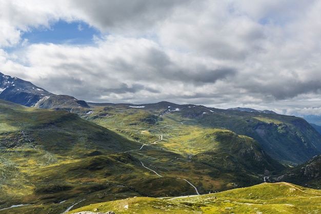 Malerische Berglandschaften Norwegens