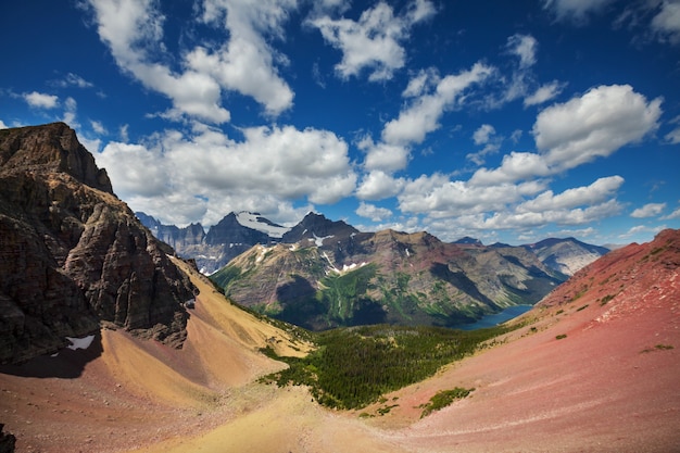 Malerische Felsgipfel des Glacier National Park, Montana, USA