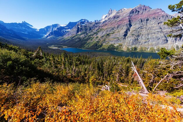 Malerische felsige Gipfel des Glacier National Park, Montana, USA