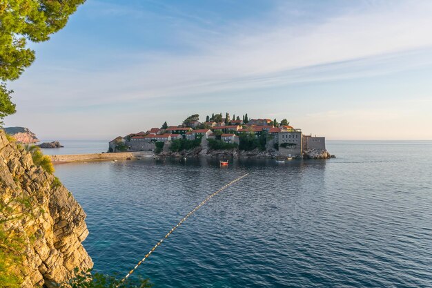 Malerische kleine Insel St. Stephen in der Adria