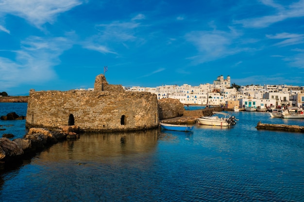 Malerische Naousa-Stadt auf Paros-Insel Griechenland