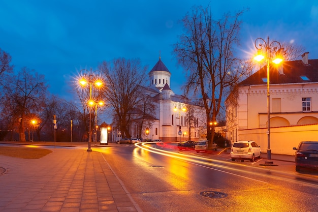 Malerische Straße bei Nacht, Vilnius, Litauen