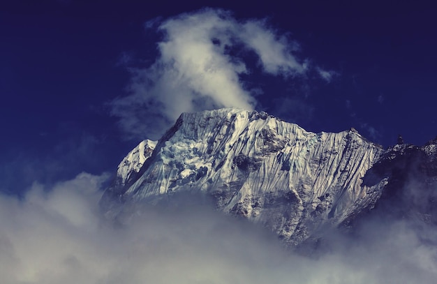 Malerischer Blick auf die Berge, Region Kanchenjunga, Himalaya, Nepal.