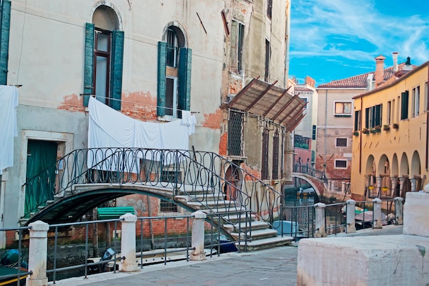 Malerischer Kanal in Venedig Italien