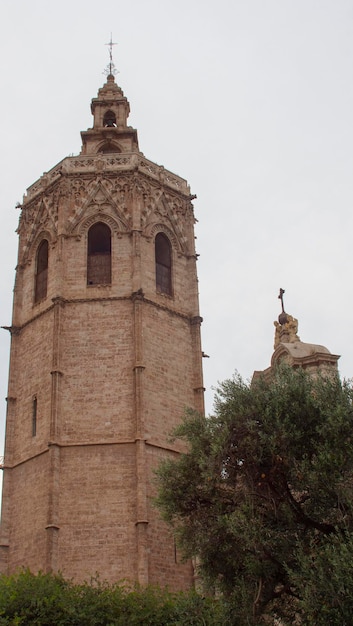 Malerischer Turm einer Kirche in Valencia