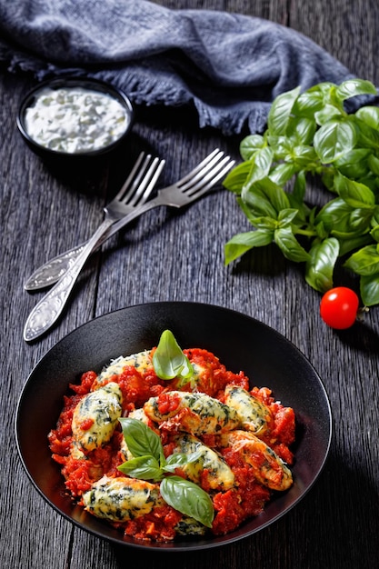 Malfatti scharfe italienische Spinat-Ricotta-Knödel